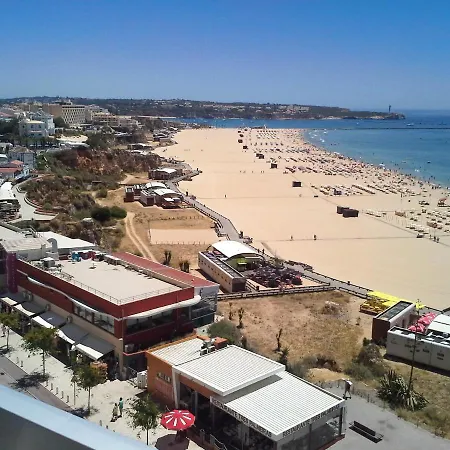 شقة With 2 Bedrooms In With Wonderful Sea View Shared Pool Enclosed Garden 150 M From The Beach بورتيماو