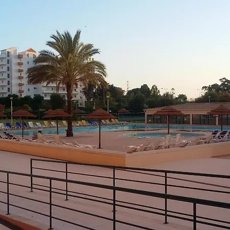 With 2 Bedrooms In With Wonderful Sea View Shared Pool Enclosed Garden 150 M From The Beach شقة بورتيماو