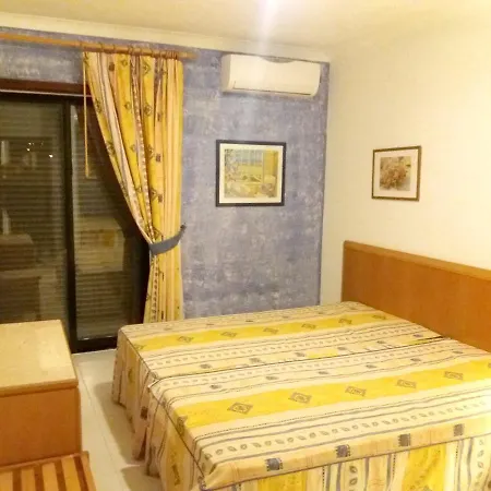 With 2 Bedrooms In With Wonderful Sea View Shared Pool Enclosed Garden 150 M From The Beach Портіман